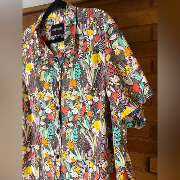 Wildfang Essential Button Up Multicolor Floral - Picture 1 of 8